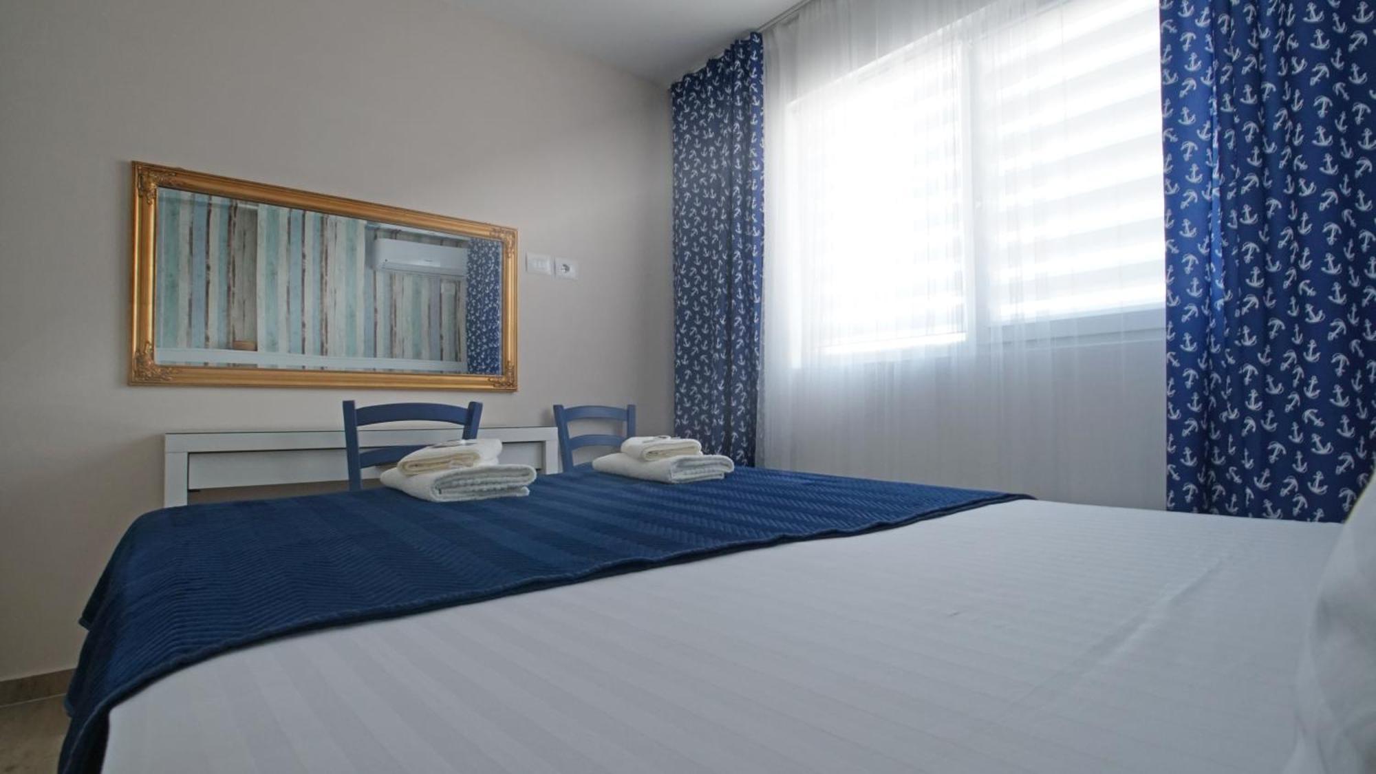 Blue Eye Apartment Sarandë Exterior foto